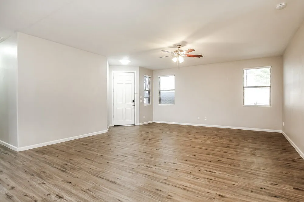 4 bed, 2.0 bath, 1901 sqft, $3,110 — Photo 4