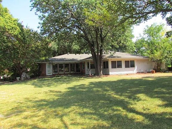 3rd image of 3570 Cromart Ct N