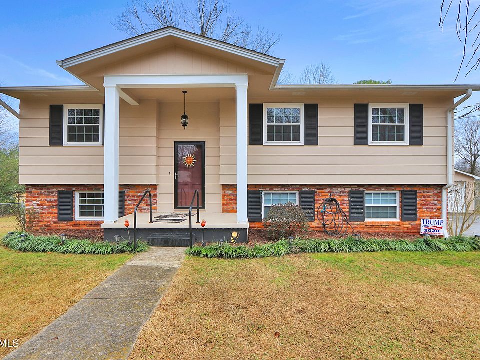 1st image of 3112 NW Sycamore View Ct