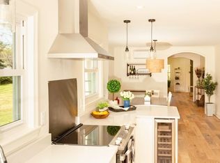 35 North Ave, Mendon, MA 01756