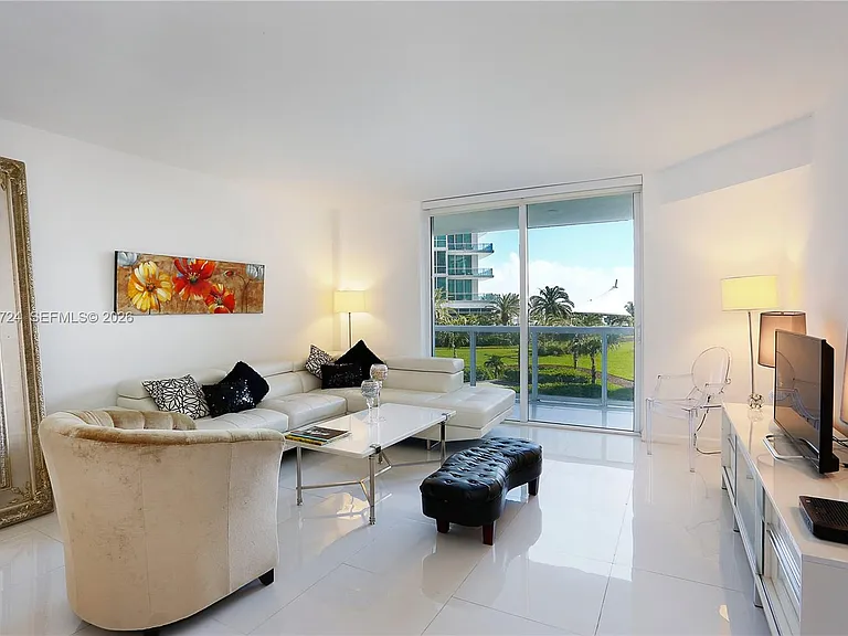 10275 Collins Ave #335 — Photo 4
