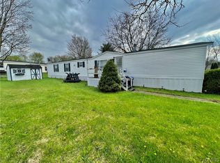 28 Waterwheel Cir, Clark Mills, NY 13321