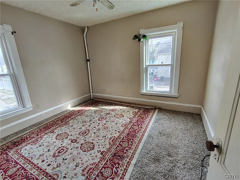 2331 Midland Ave — Photo 11