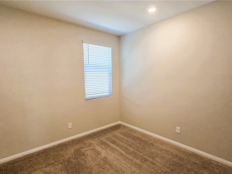 5912 Bruselas St — Photo 30