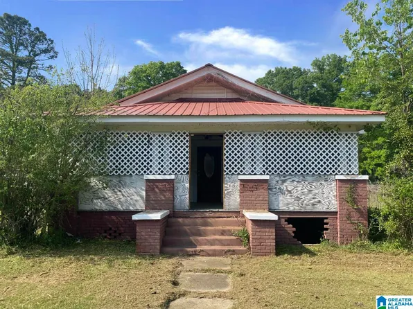 104 Sloan Ave E, Talladega, AL 35160