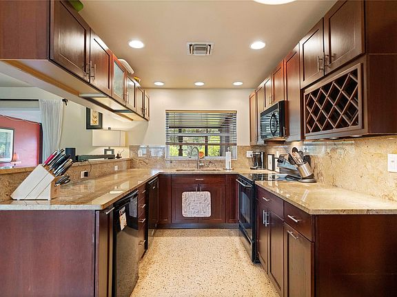 3rd image of 3370 SW 20th Court