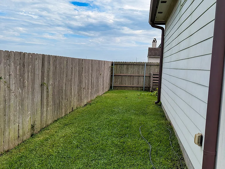 401 Cypress View Dr — Photo 26