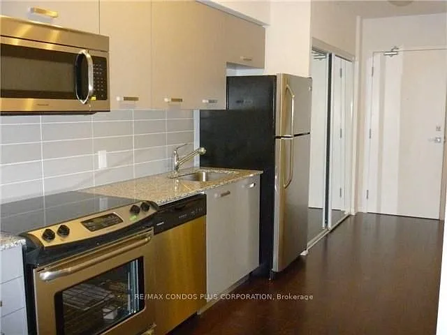 832 Bay St #5007 — Photo 4