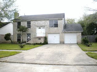 15330 McConn St, Webster, TX 77598