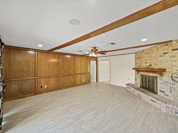 2nd image of 1307 Southern Hills Rd