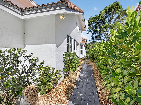 4th image of 2237 NW 53rd St