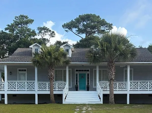 101 Sand Lot Crv, Cedar Pt, NC 28584