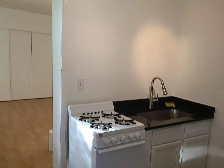 178 Howard Ct #5 — Photo 4