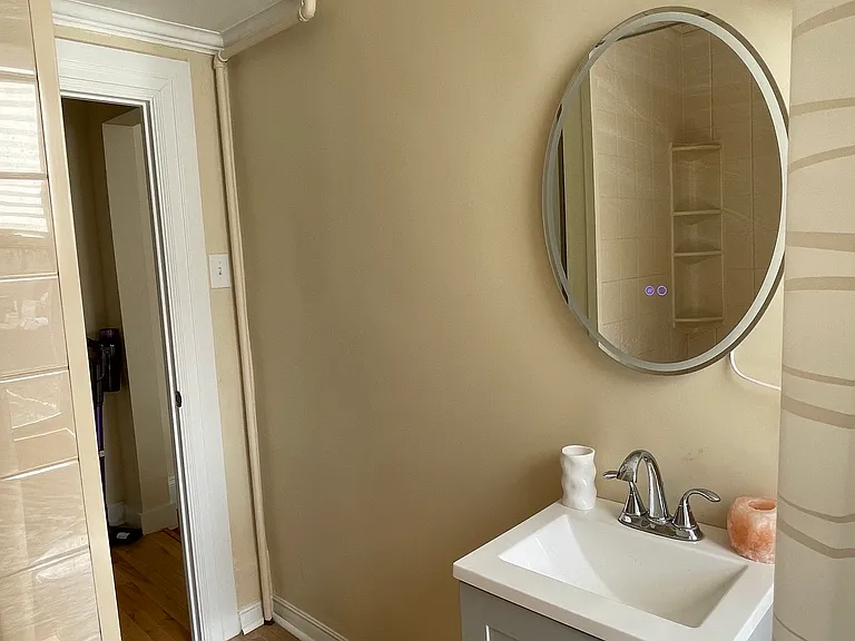 498 Washington St #1 — Photo 9