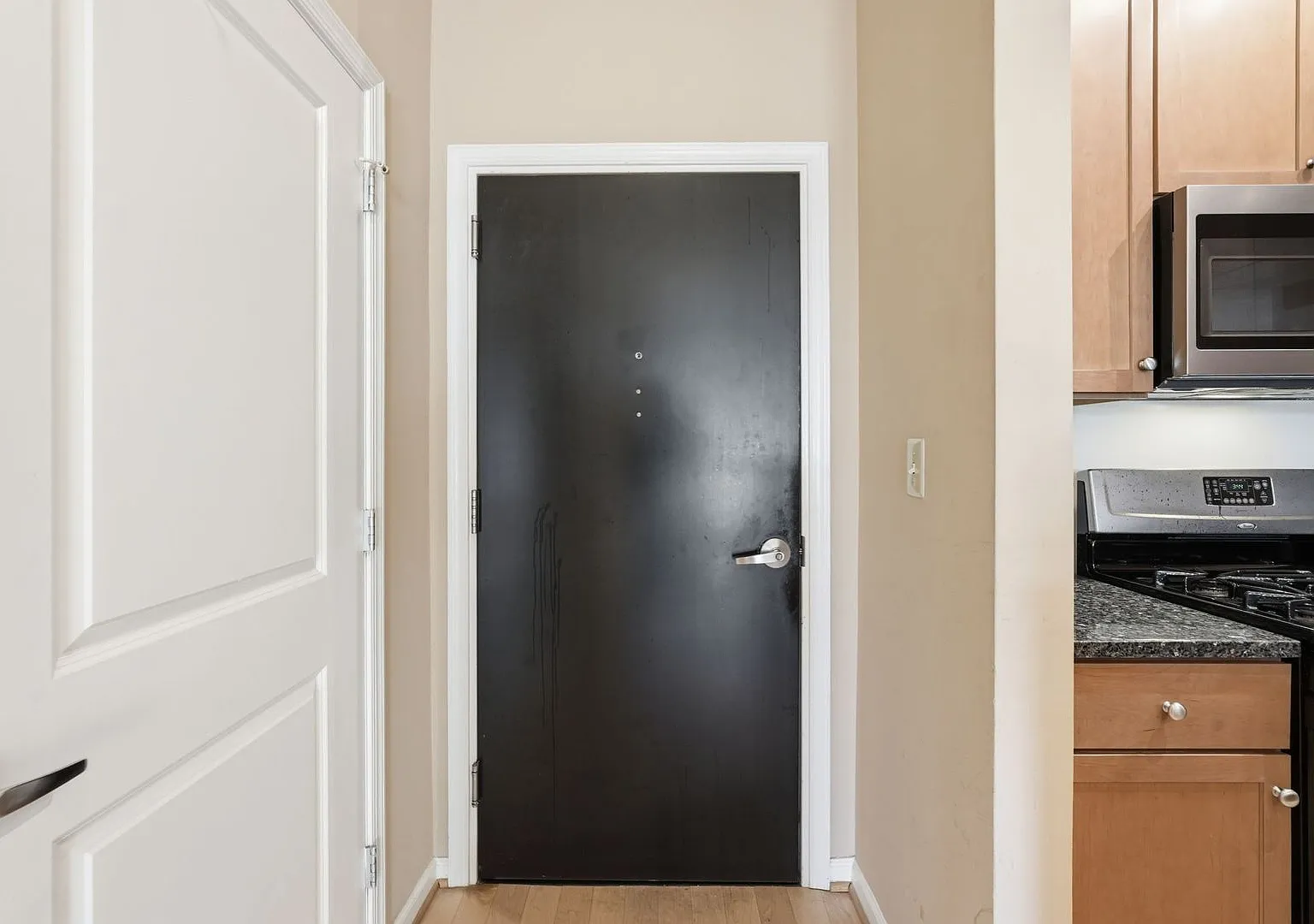 Experience elevated city living in this beautifully maintained residence ideally situated in the ... — Photo 4