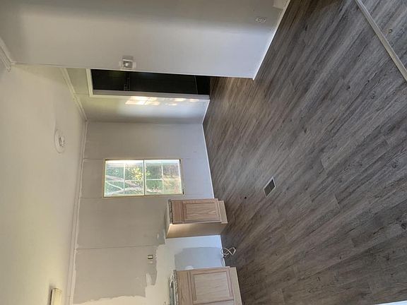 2nd image of 205 Reanna Dawn Cir