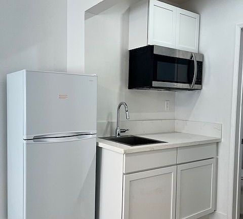 2nd image of 1723 S Westgate Ave APT 2