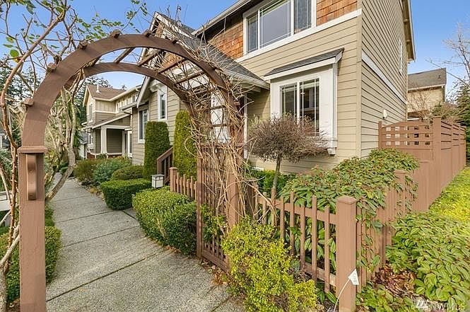 1st image of 926 148th Pl SE