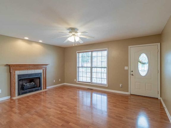 4th image of 708 Claystone Ct