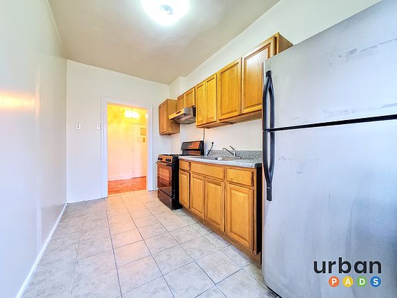 5th image of 1030 Park Pl APT B2