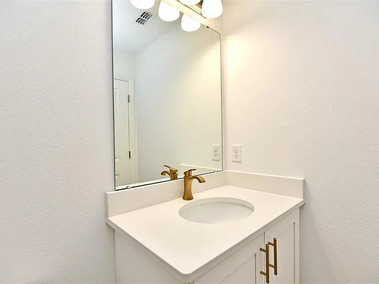 2948 Voyager Ave — Photo 23