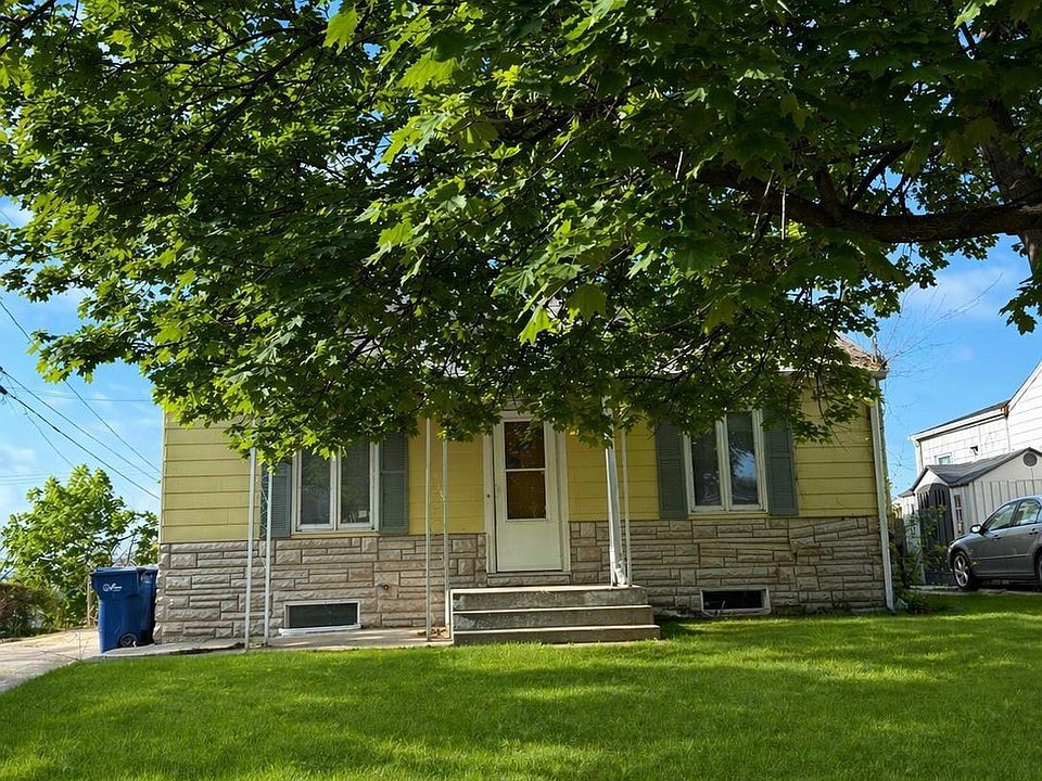 1st image of 900 McLaughlin Cir