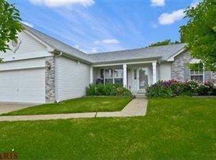 921 Timberwood Crossing Ct, Florissant, MO 63031