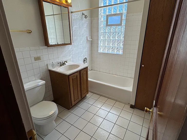 3853 N Hamlin Ave — Photo 11