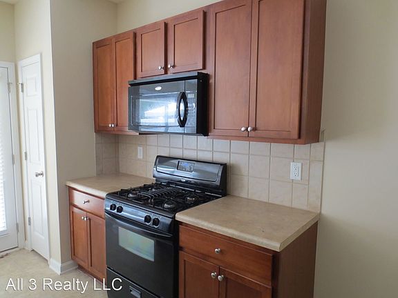 2nd image of 6524 Mallard Cove Ln