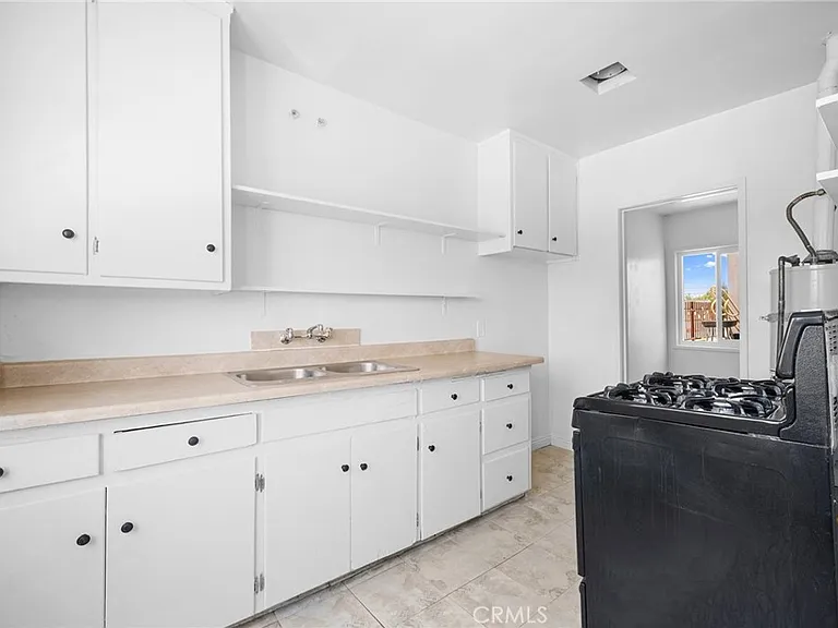 6634 Lankershim Blvd #C — Photo 9