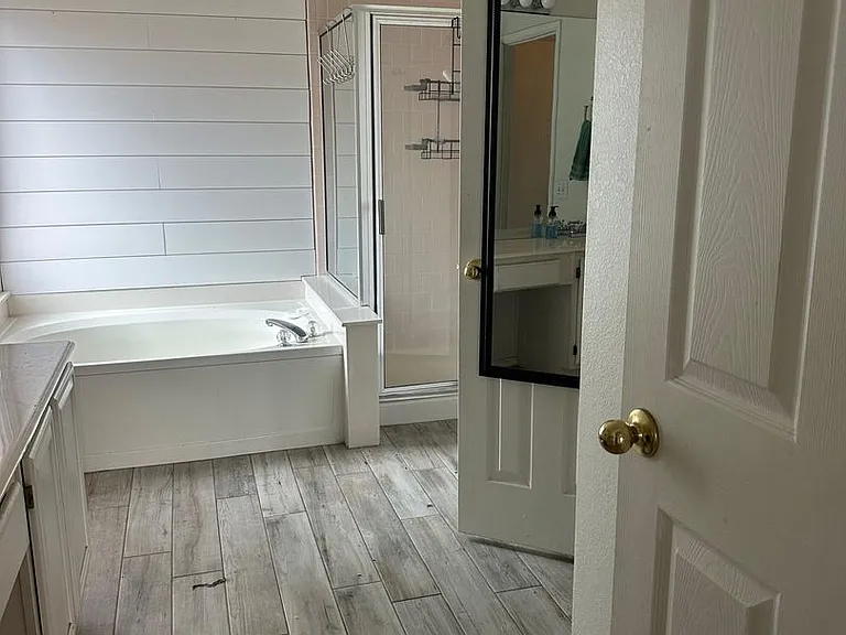 906 Roaring Canyon Rd — Photo 5