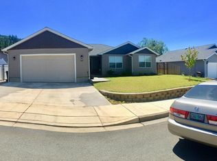 167 W Flangas Ave, Roseburg, OR 97471