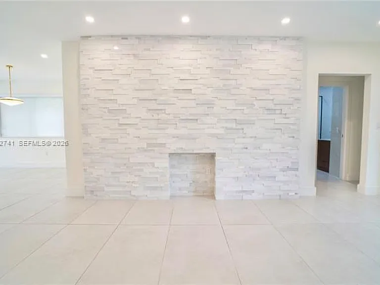 8811 Carlyle Ave — Photo 34