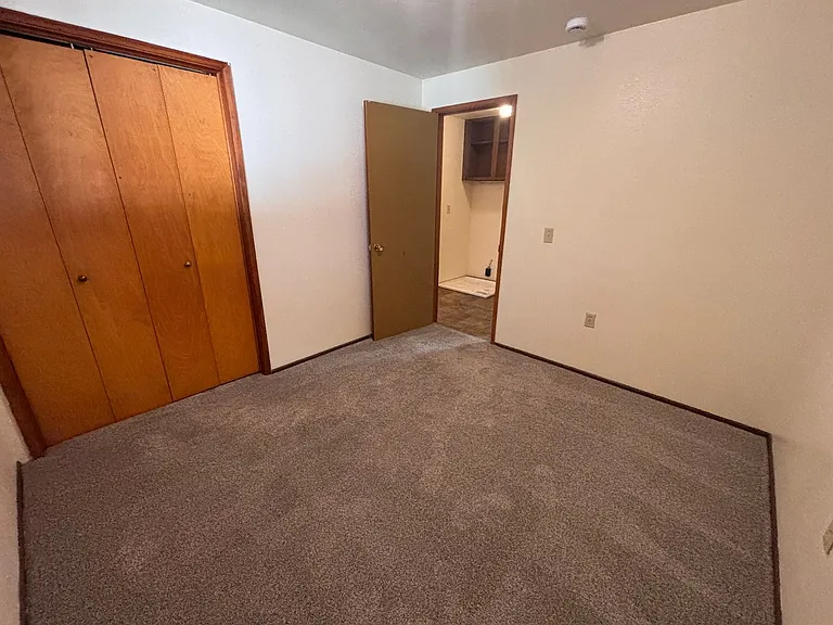 595 NW Oak Ave — Photo 17