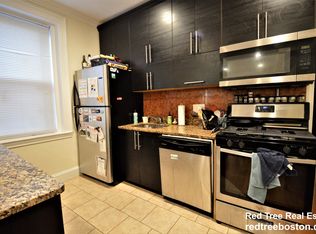 73 Thatcher St APT 101, Brookline, MA 02446