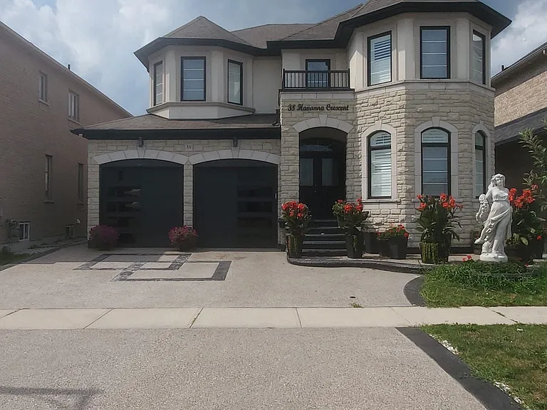 38 Havanna Cres #BASEMENT — Photo 1