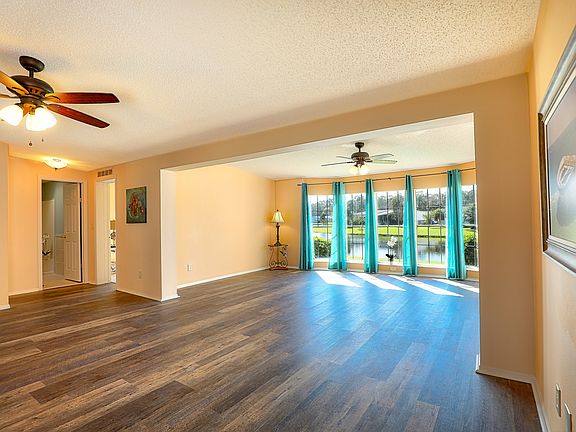 Living/Dining Area