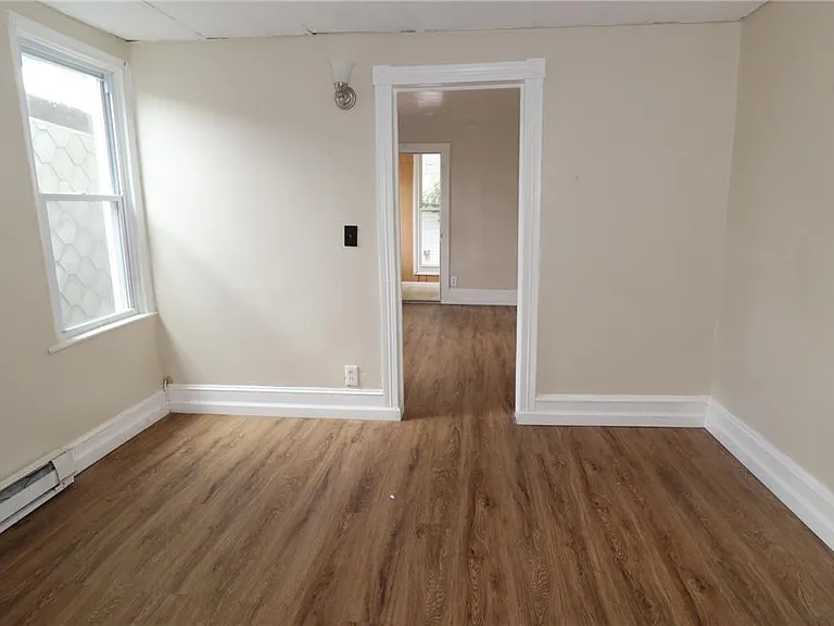 215 W Coal St — Photo 20