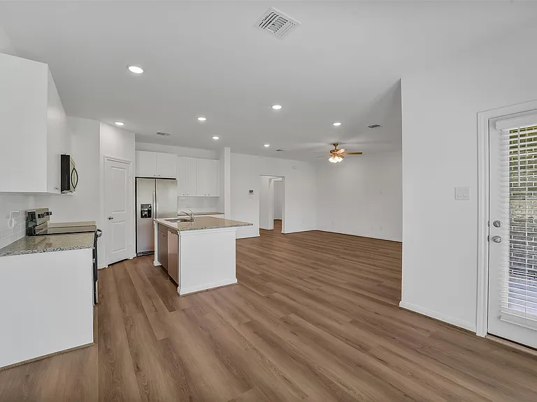13614 Pine Dr — Photo 11