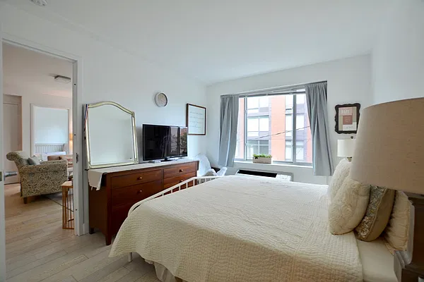 Rented by Douglas Elliman | media 15