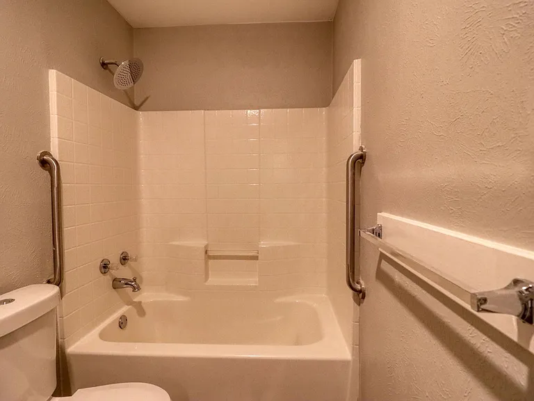2221 Bowie Dr #11 — Photo 20