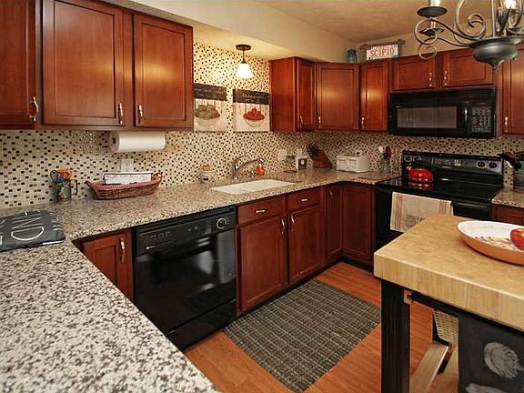 5th image of 763 Stockbridge Dr