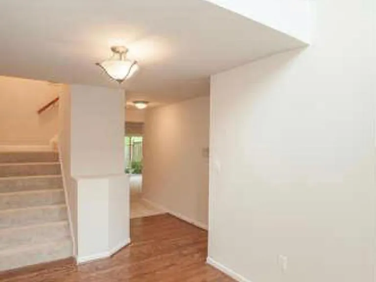 20287 Glenrobin Ter — Photo 2