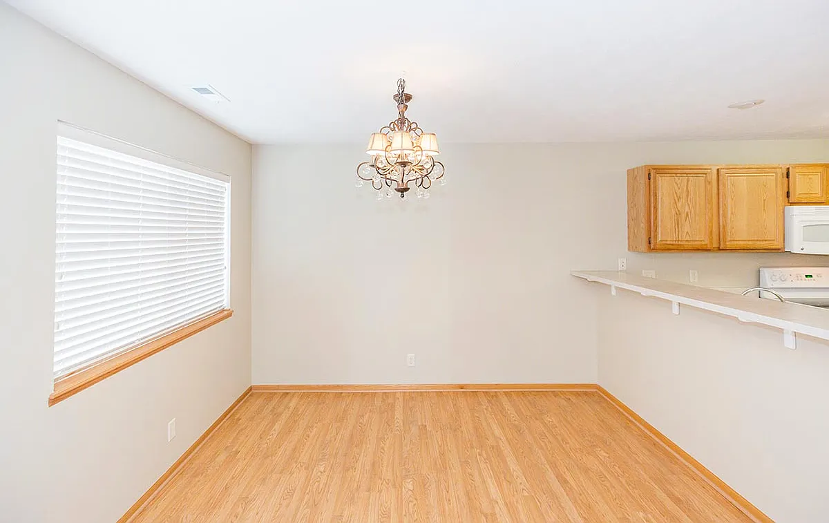3 bed, 2.5 bath, 1739 sqft, $1,799 — Photo 4