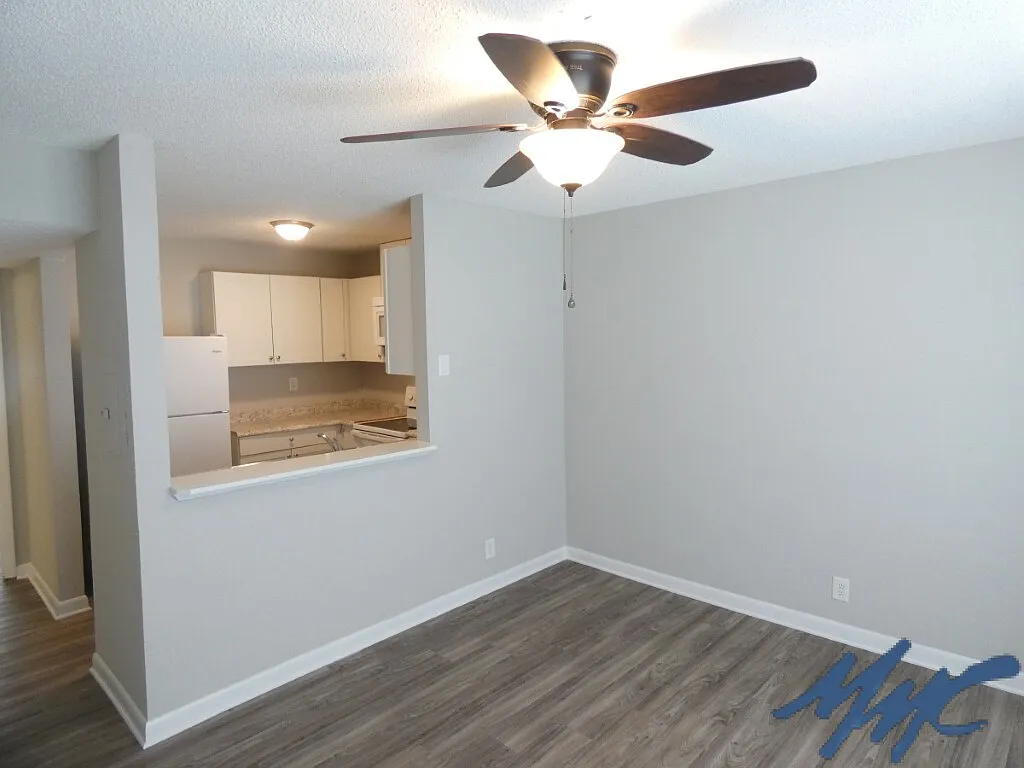 1 bed, 1.0 bath, 500 sqft, $925 — Photo 2