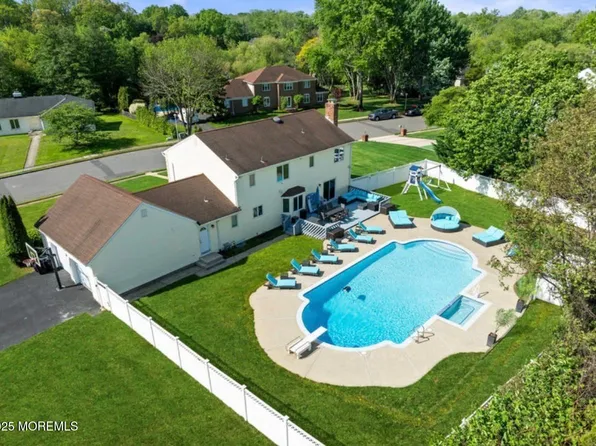 16 Bridle Dr, West Long Branch, NJ 07764