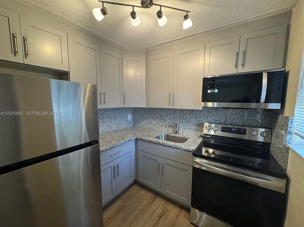 707 S 19th Ave APT 2, Hollywood, FL 33020