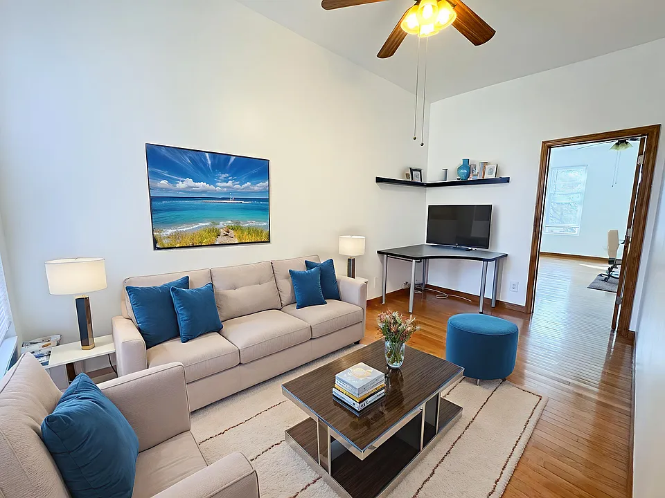 31-35 43rd St #2R
