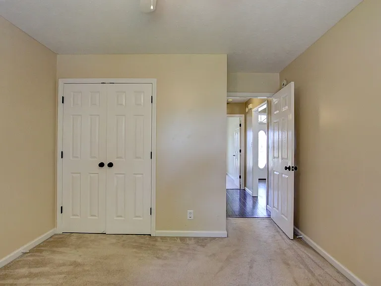 3729 Kendra Ct N — Photo 42