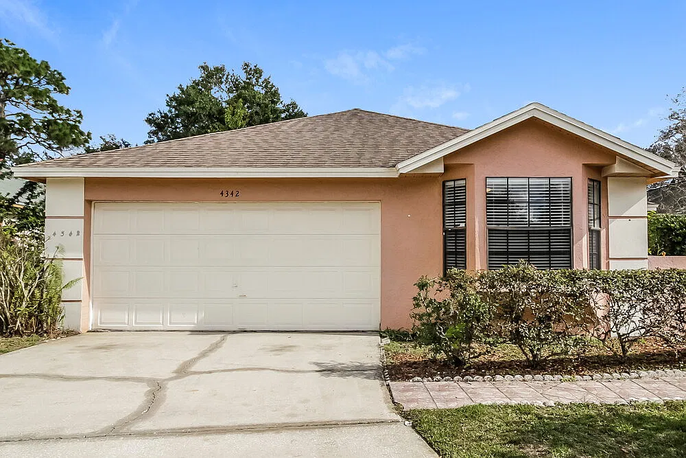 3 bed, 2.0 bath, 1704 sqft, $4,010 — Photo 1
